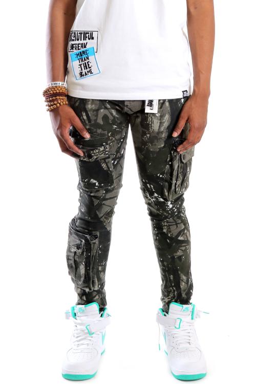 MIEL Men's premium twill forest camo pattern cargo pants.